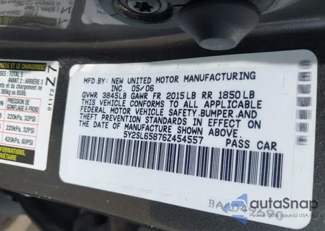 2006 Pontiac Vibe from USA, damaged, VIN 5Y2SL65876Z454557